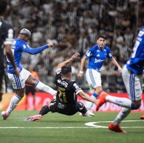 Cruzeiro amarga prejuízo milionário após queda na Libertadores e Copa do Brasil