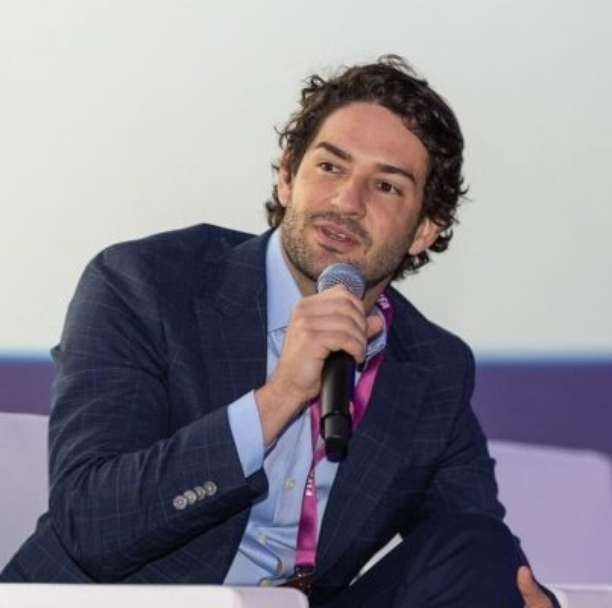 Agora investidor, Alexandre Pato se torna dono de clube inglês