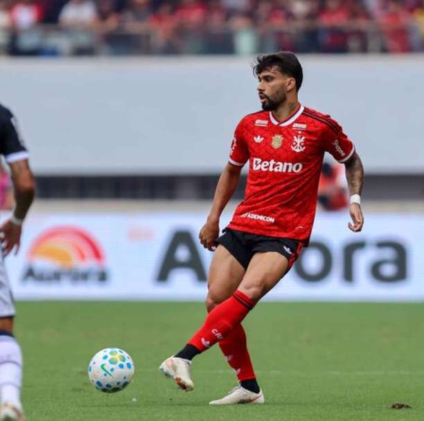 Flamengo dispara nas chances de título após assumir liderança