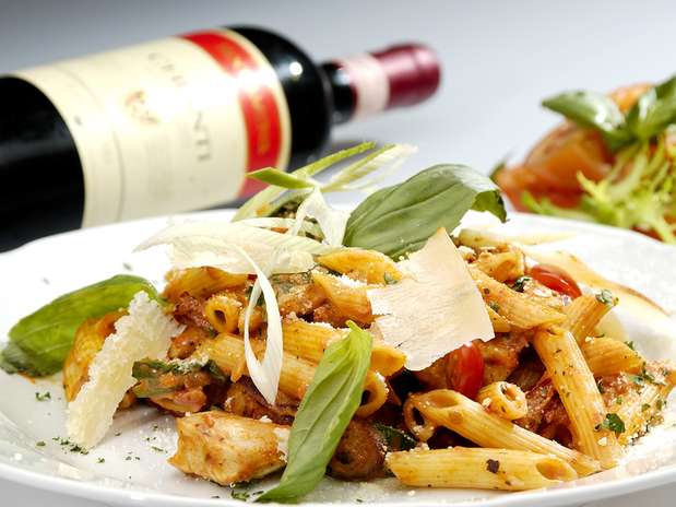http://p2.trrsf.com/image/fget/cf/619/464/images.terra.com/2012/12/17/foto5restaurantesaltagastronomia.jpg