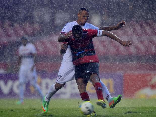 Romarinho acusa São Paulo por derrota: 'eles entregaram'