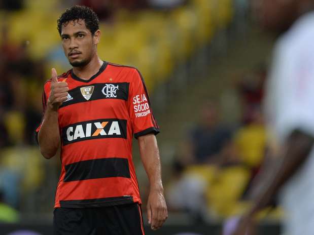 Março tem sido um mês complicado para Hernane no Fla