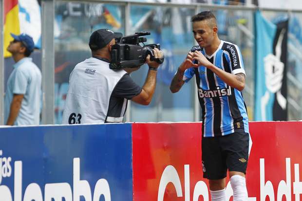 Goleador na temporada, Luan encara estreia em decisões
