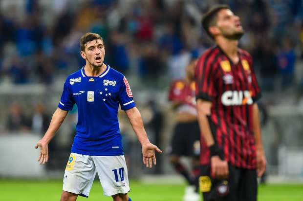 De Arrascaeta conhece reserva no Cruzeiro pela primeira vez