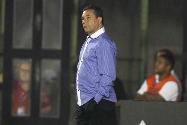 Foi meu pior jogo no comando do Cruzeiro, diz Luxemburgo