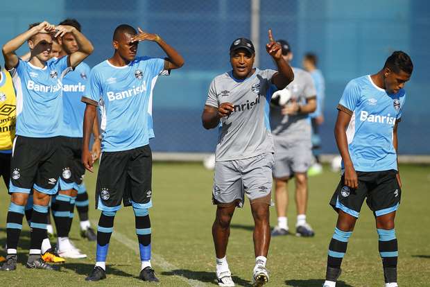 Grêmio pode garantir primeira posição da fase classificatória do Gauchão nesta quarta