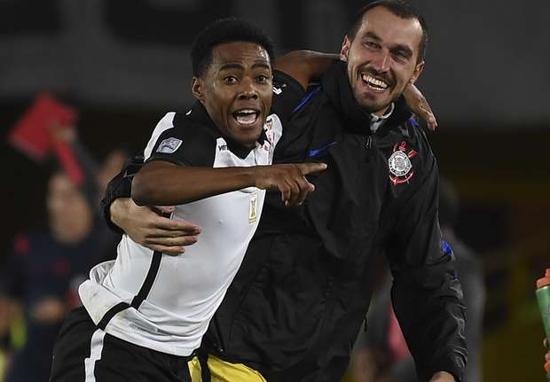 Corinthians sofre na Colômbia, mas arranca empate e encaminha vaga