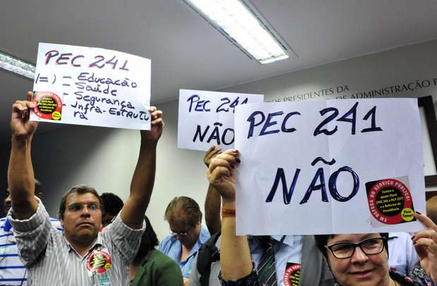 https://p2.trrsf.com/image/fget/cf/620/0/images.terra.com/2016/10/07/lmpec241fotoluismacedo041020161-850x557.jpg