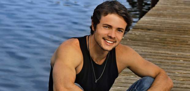 Pelo papel, ator de 'Lado a Lado' parou de assistir TV