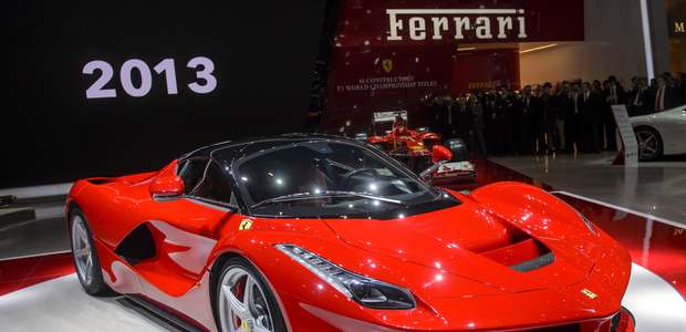 Ferrari híbrida é mais rápida e sai por 1 milhão de euros