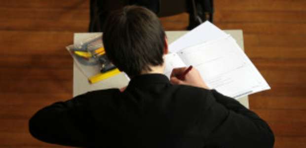 Concursos oferecem 5.460 vagas com salários de até R$ 23 mil