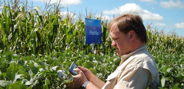 Com aplicativos, smartphone vira ferramenta do agronegócio