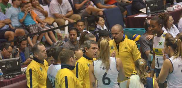 Grand Prix: Brasil se reabilita de derrota e passeia ...