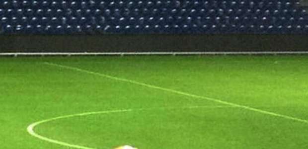 Casal é flagrado fazendo sexo em estádio após jogo na ...