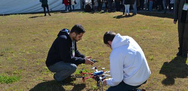 Drone criado por estudantes pode ser usado por forças ...