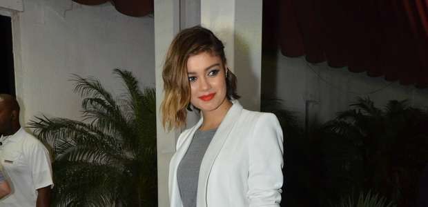 Elenco de 'Sangue Bom' se reúne para assistir ao final ...