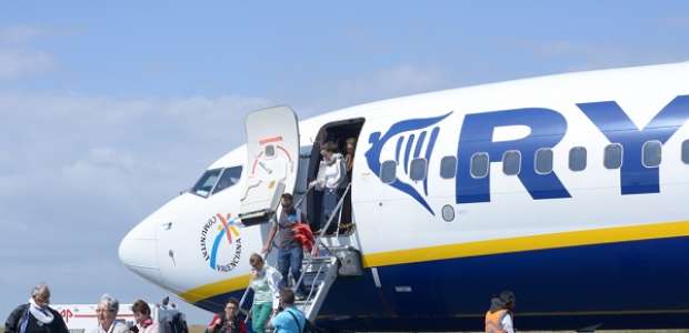 Companhia aérea de baixo custo se aproxima de agências