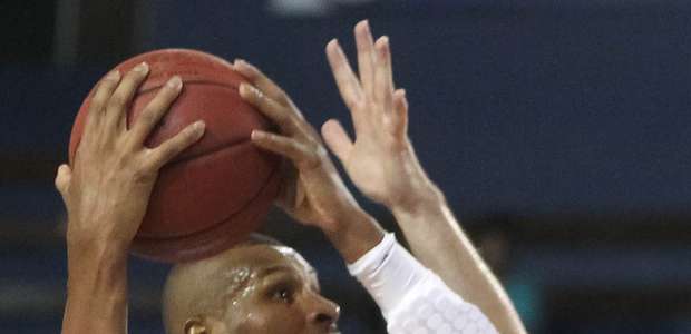 Leandrinho prorroga contrato por mais dez dias com ...