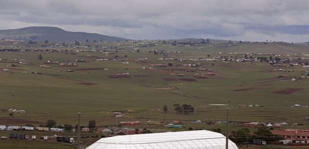 Funeral de Mandela em Qunu deve reunir 4 mil pessoas