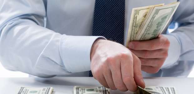 Economistas avaliam queda do câmbio e alta da dívida cambial