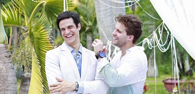 Mateus Solano apelida beijo gay na TV e brinca: "barba é ...