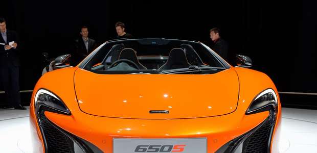 McLaren mostra esportivo para superar Ferrari e Lamborghini