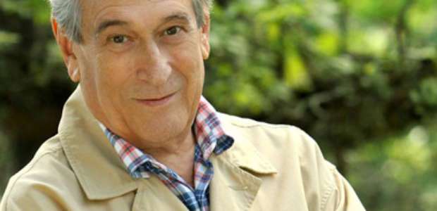 Em prêmio, Faustão homenageia artistas mortos no último ano