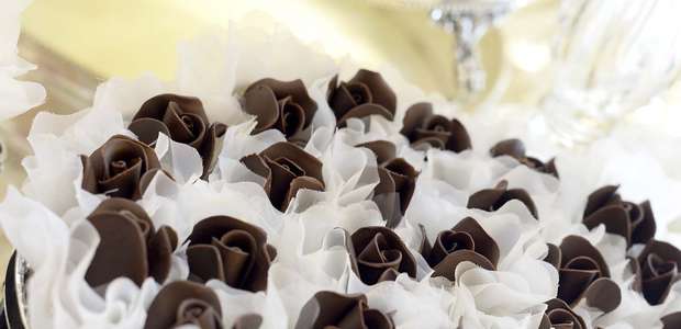 Carrinho de brigadeiro em casamento pode custar R$ 4 mil