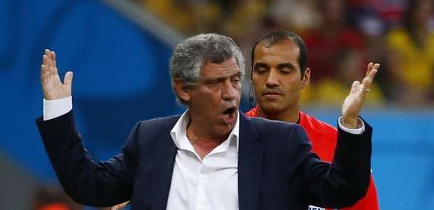 Expulso na Copa, ex-técnico da Grécia é suspenso por 8 jogos