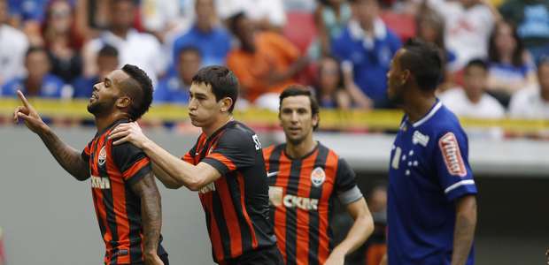 Com reforços e sem E. Ribeiro, Cruzeiro empata com Shakhtar