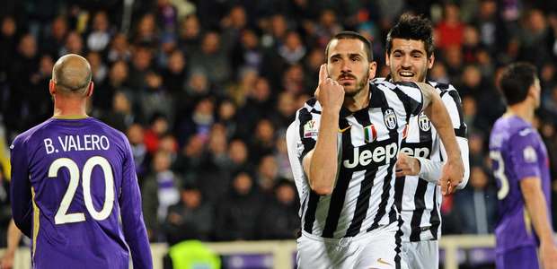 Sem Tevez, Juventus atropela Fiorentina e avança à final
