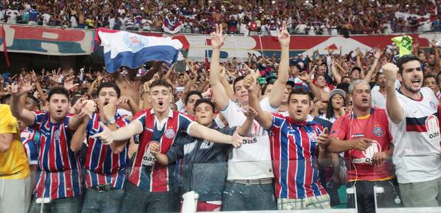 Torcida do Bahia supera problema e esgota ingressos da final