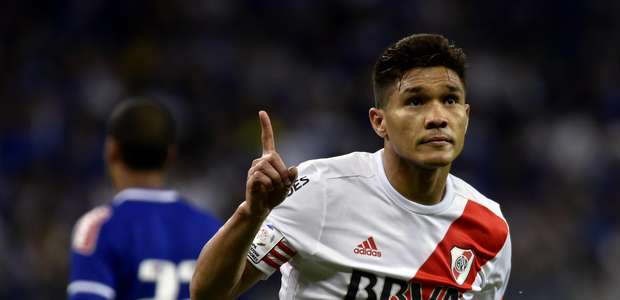 Corinthians pressiona por pagamento parcelado por Gutiérrez