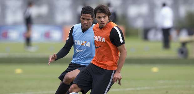 Encostado, Romero pode trocar Corinthians pelo Espanyol