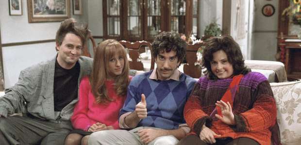 Veja 10 coisas que marcam reencontros com amigos da "facul"