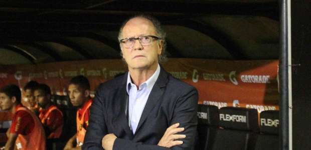 Após eliminação, Paulo Roberto Falcão é demitido do Sport