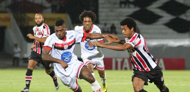 Santa Cruz bate Campinense no 1º jogo da final da Copa do NE