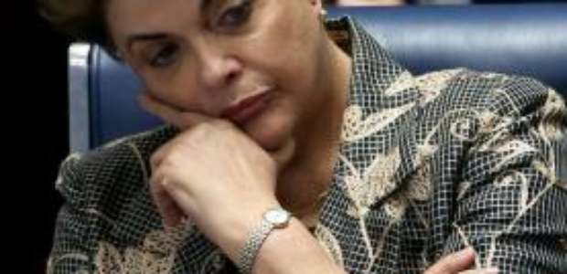 Dilma diz ser "estranhíssima" votação fatiada do processo