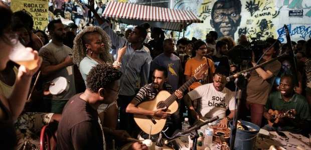Samba completa 100 anos e se renova ao som de novas gerações
