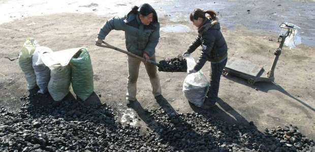 China quer reduzir capacidade de produção de carvão até 2020