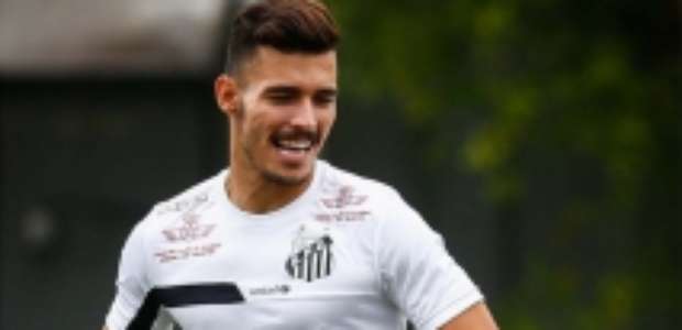 Em alta, Zeca retoma conversas com o Atlético de Madrid