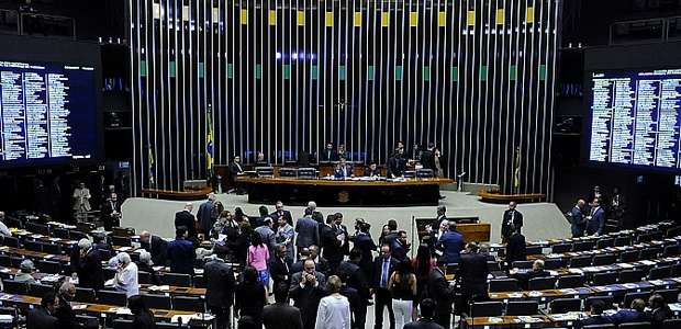 Deputada do PT anuncia morte da ex-primeira-dama Marisa