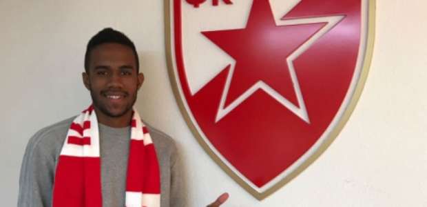 Sem contrato, lateral deixa o São Paulo por time da Sérvia