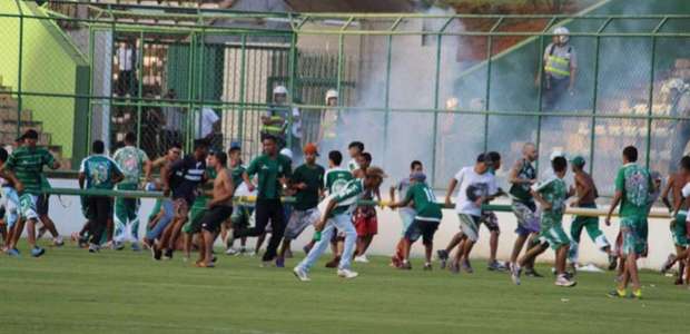 Briga generalizada ofusca duelo entre Gama e Brasiliense