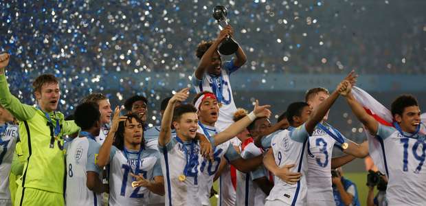 Inglaterra goleia a Espanha e conquista o Mundial sub-17
