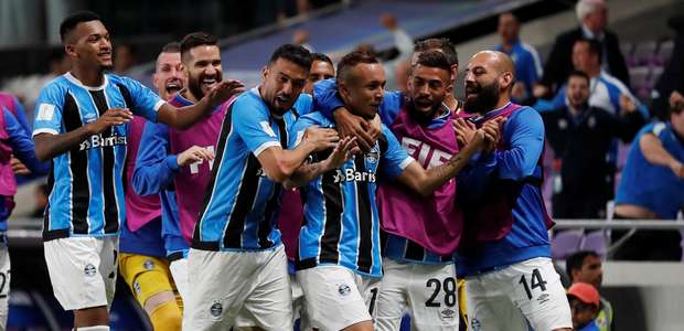 Talismã salva Grêmio na prorrogação e mantém sonho do bi