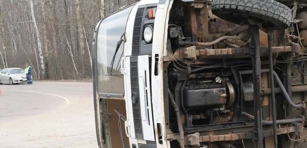 Mais de 30 pessoas morrem em acidente de ônibus no Quênia