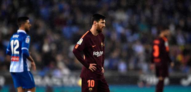Messi perde pênalti, e Espanyol abre vantagem contra Barça