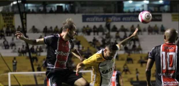 Com gol nos acréscimos, Criciúma vence Joinville e deixa ...