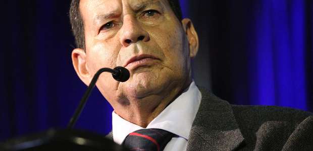 "Baixaria" de Ciro é fruto de falta de argumento, diz Mourão
